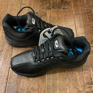 NWT Dr. Scholl’s Work Shoes - Women’s size 7 M, Black